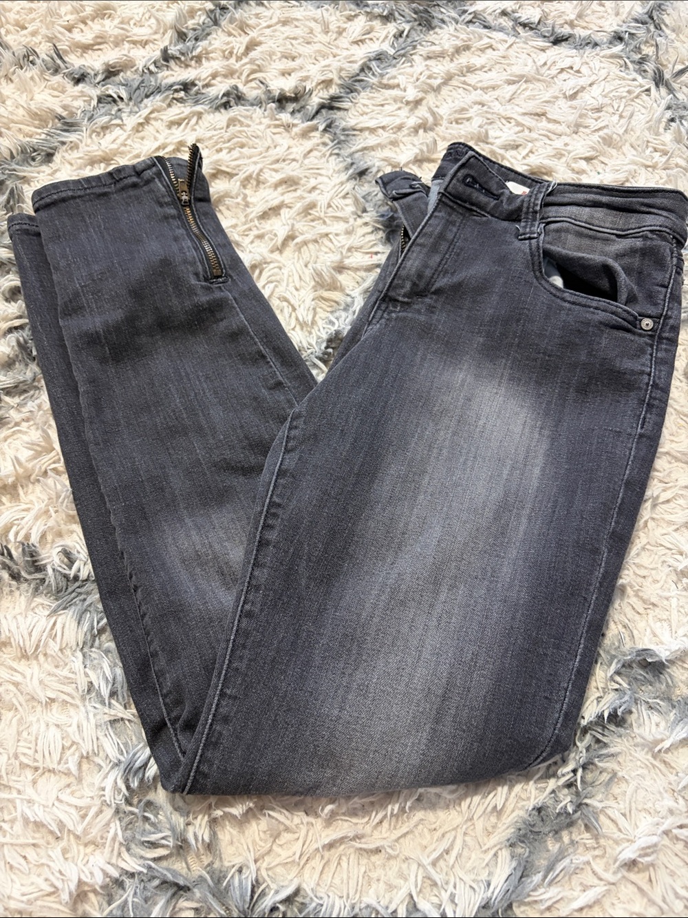 Distressed jegging